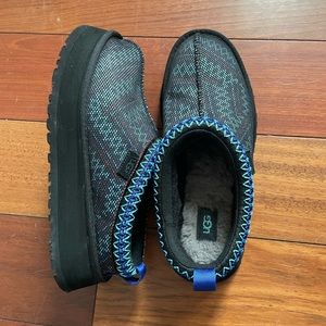 Ugg Women Tazz Maxi Tasman Black Shearling Platform size 7